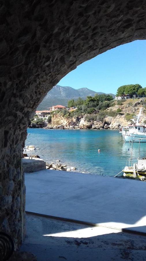 Iliolithos Rooms Kardhamili Exterior foto