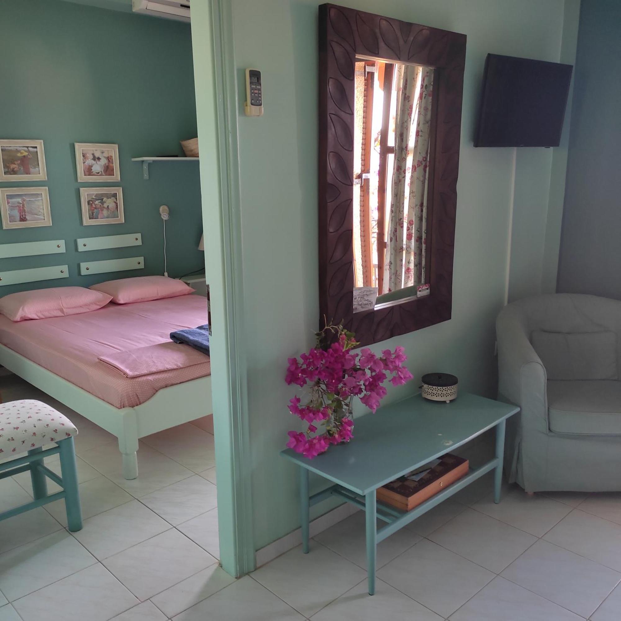 Iliolithos Rooms Kardhamili Exterior foto